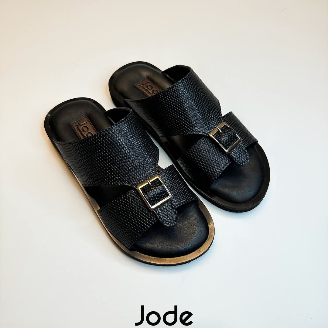 Black Textured-Strap Buckle Arab Slides